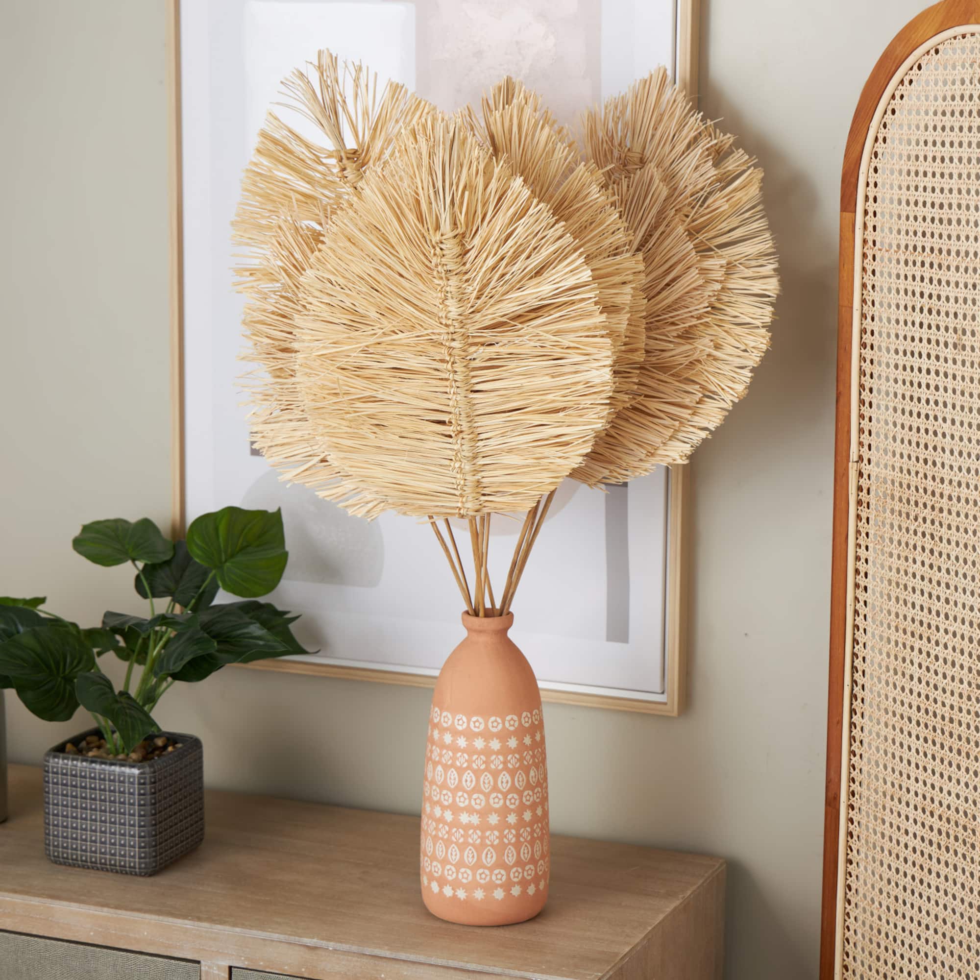 32" Light Brown Dried Grass Spear-Shaped Foliage with Sharp Stems